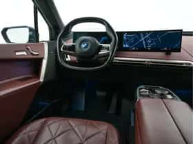 BMW iX (2021) thumbnail 8