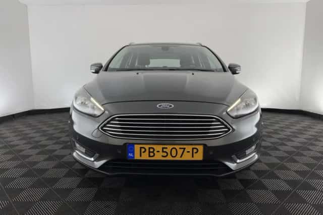 Ford Focus (2017) thumbnail 3