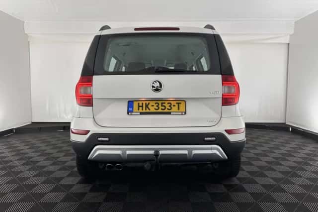 Škoda Yeti (2015) thumbnail 6