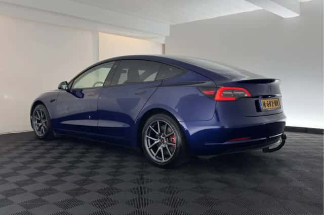 Tesla Model 3 (2020) thumbnail 5