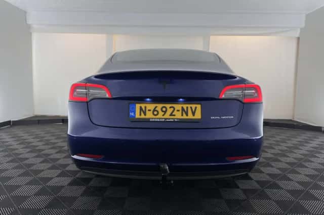 Tesla Model 3 (2020) thumbnail 6