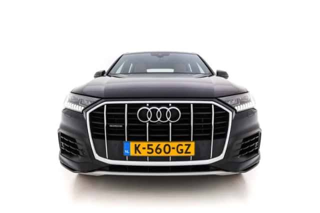 Audi Q7 (2021) thumbnail 3