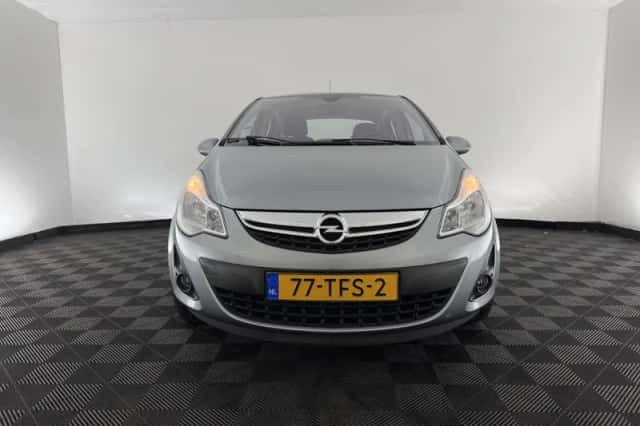 Opel Corsa (2012) thumbnail 2