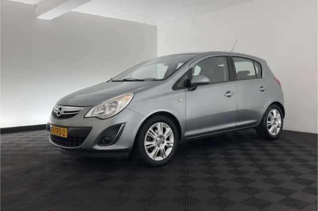 Opel Corsa (2012) thumbnail 3