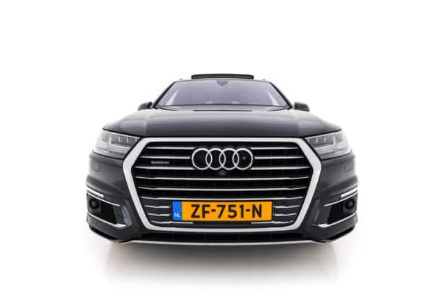 Audi Q7 (2017) thumbnail 3