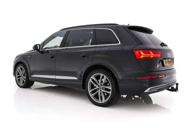 Audi Q7 (2017) thumbnail 5