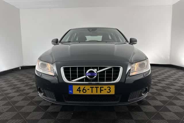 Volvo V70 (2012) thumbnail 3