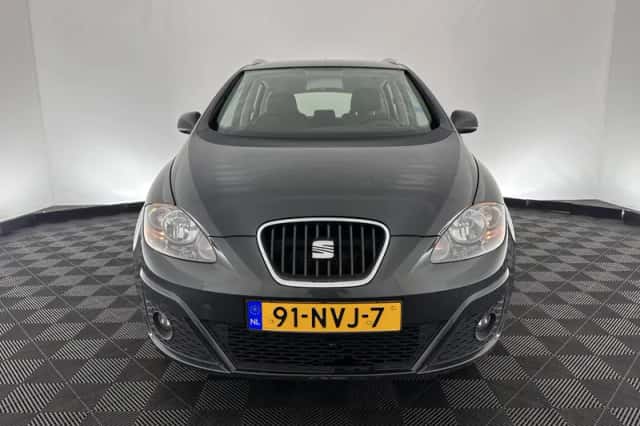 SEAT Altea XL (2010) thumbnail 2