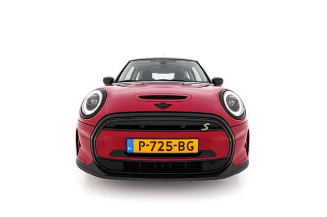 MINI Electric (2022) thumbnail 3
