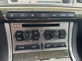Jaguar XF (2014) thumbnail 14