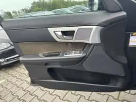 Jaguar XF (2014) thumbnail 21