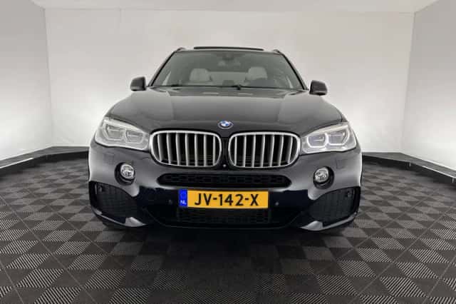 BMW X5 (2016) thumbnail 2