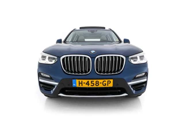 BMW X3 (2018) thumbnail 3