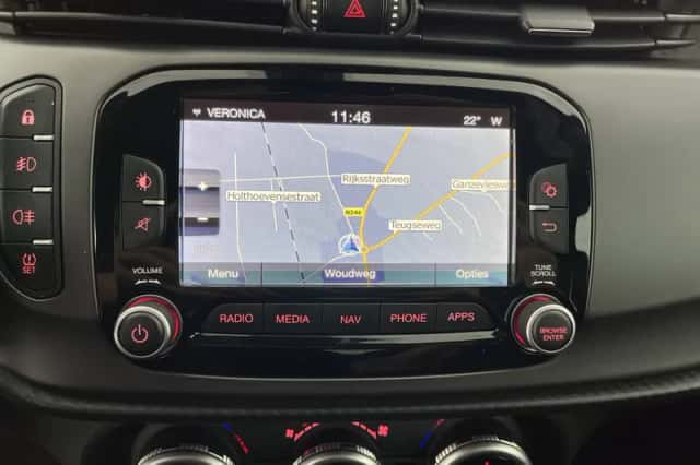 Alfa Romeo Giulietta (2017) thumbnail 12