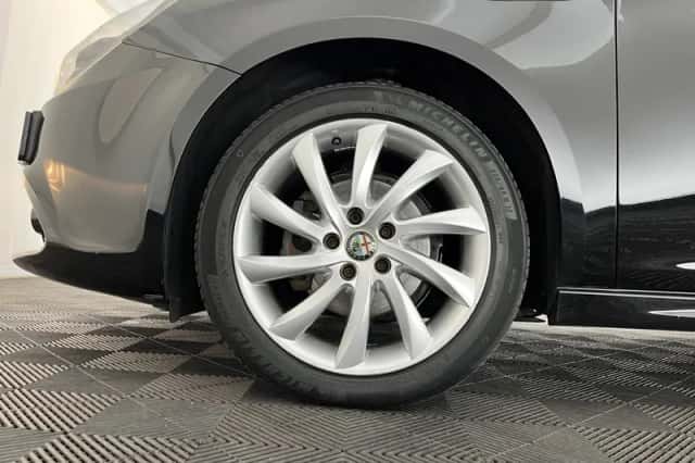 Alfa Romeo Giulietta (2017) thumbnail 25