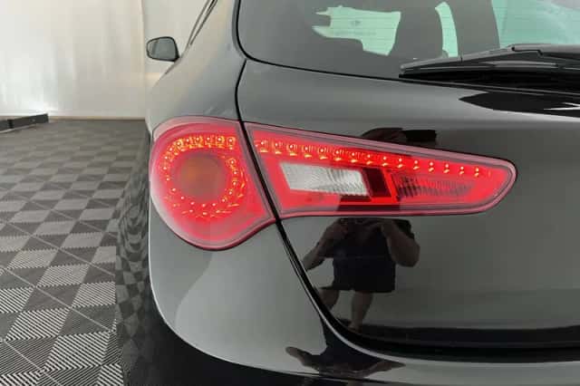 Alfa Romeo Giulietta (2017) thumbnail 27