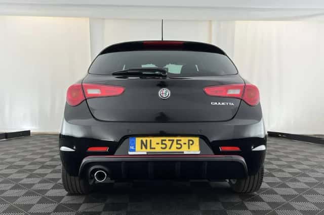 Alfa Romeo Giulietta (2017) thumbnail 6