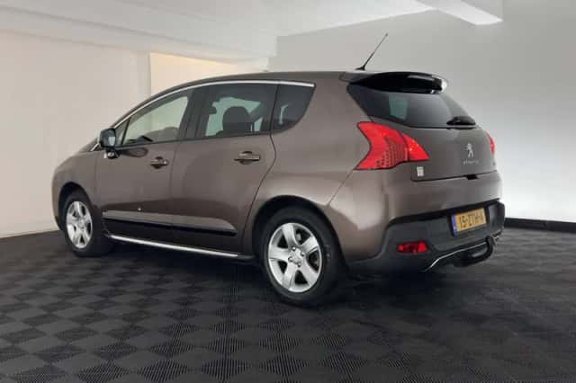 Peugeot 3008 (2013) thumbnail 5