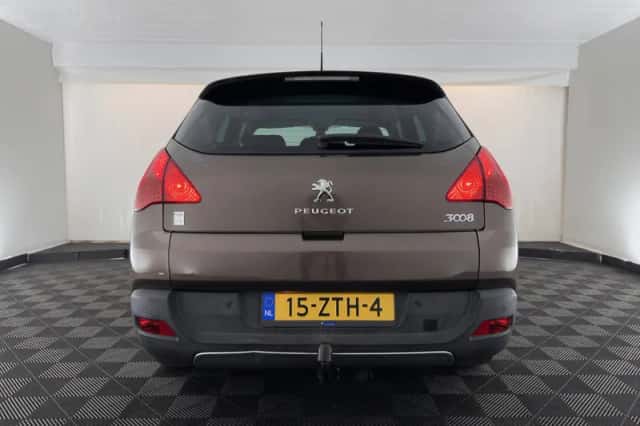 Peugeot 3008 (2013) thumbnail 6