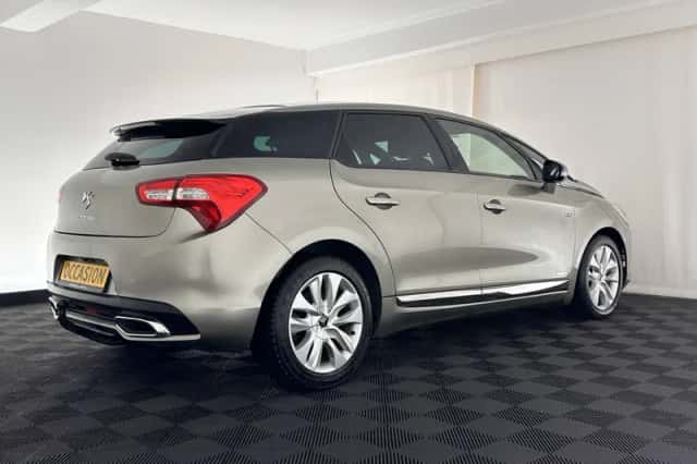 Citroën DS5 (2013) thumbnail 6