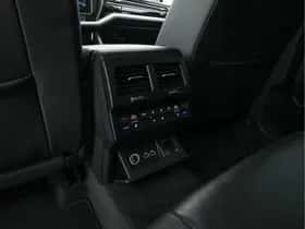 Volkswagen Touareg (2018) thumbnail 24