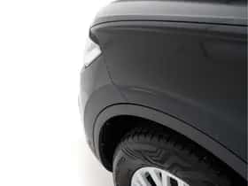 Volkswagen Touareg (2018) thumbnail 35