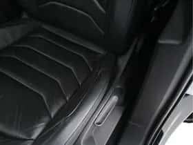 Volkswagen Touareg (2018) thumbnail 36