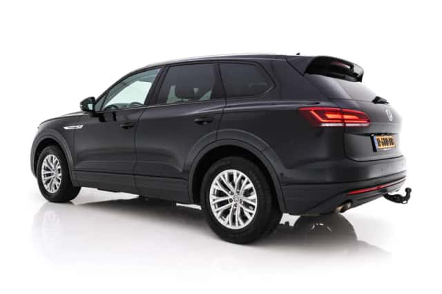 Volkswagen Touareg (2018) thumbnail 5