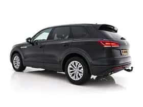 Volkswagen Touareg (2018) thumbnail 5