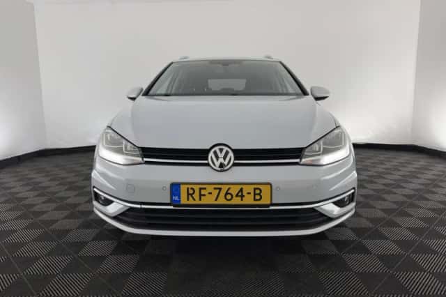Volkswagen Golf (2017) thumbnail 3