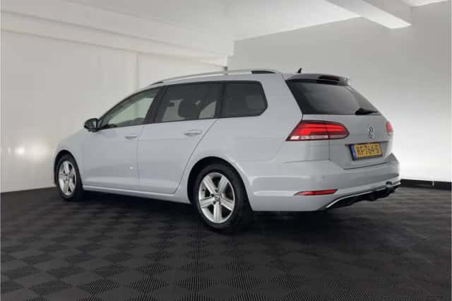 Volkswagen Golf (2017) thumbnail 5