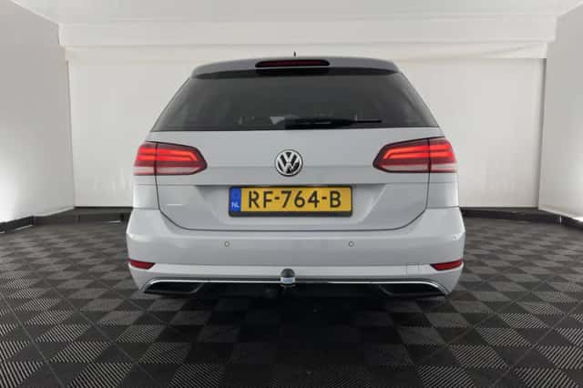 Volkswagen Golf (2017) thumbnail 6