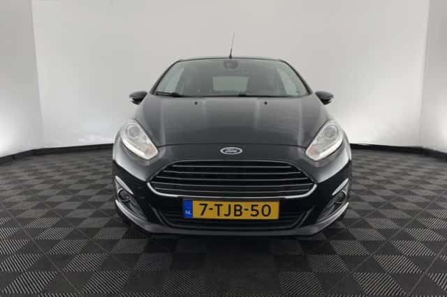 Ford Fiesta (2014) thumbnail 3