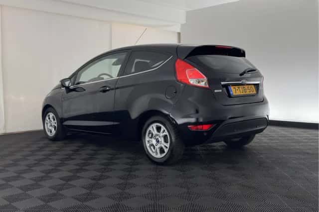 Ford Fiesta (2014) thumbnail 5