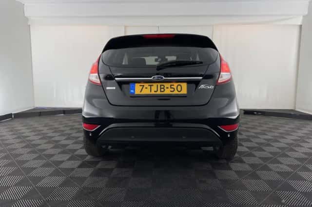 Ford Fiesta (2014) thumbnail 6