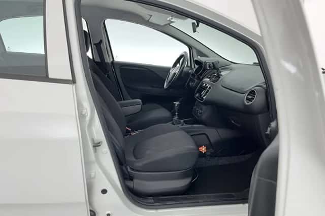 Fiat Punto (2015) thumbnail 12