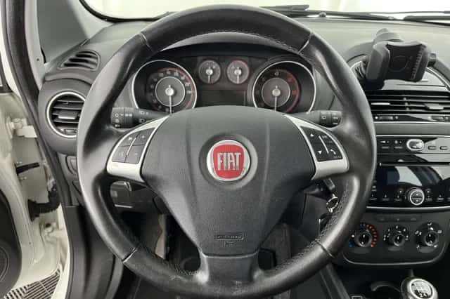 Fiat Punto (2015) thumbnail 16