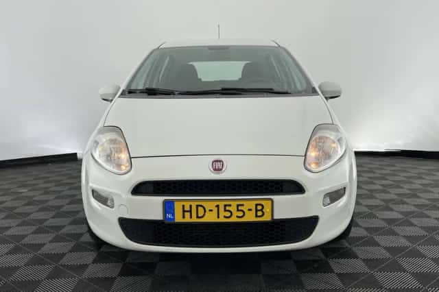 Fiat Punto (2015) thumbnail 3