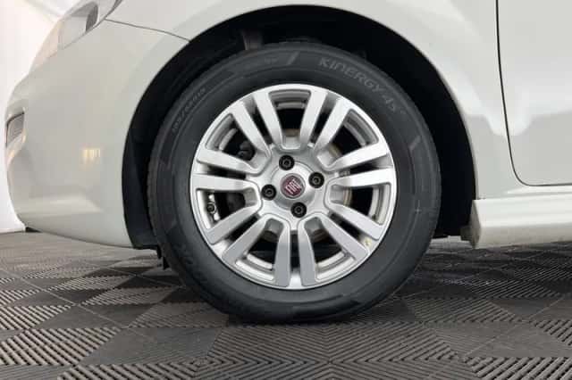 Fiat Punto (2015) thumbnail 24