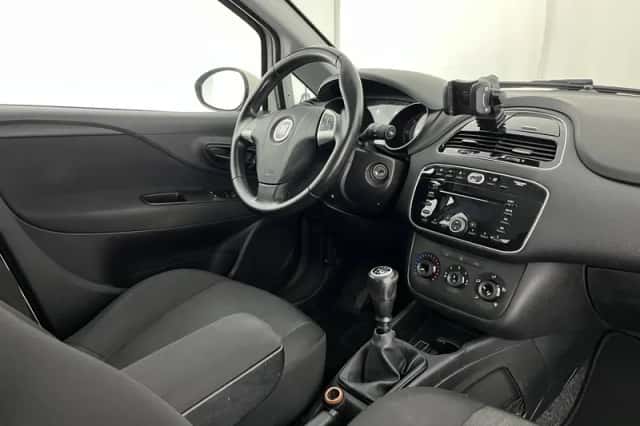 Fiat Punto (2015) thumbnail 8