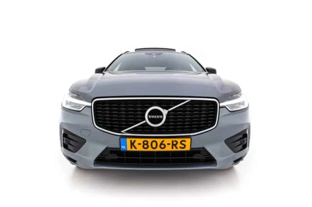 Volvo XC60 (2020) thumbnail 3