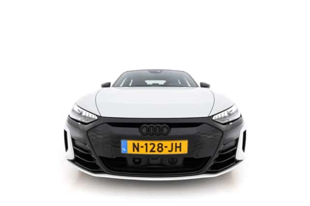 Audi e-tron GT (2021) thumbnail 3