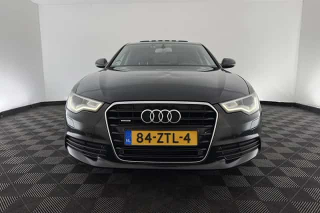 Audi A6 (2011) thumbnail 3