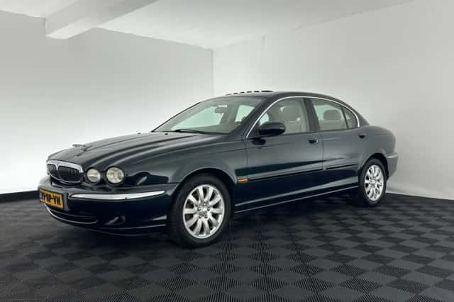 Jaguar X-Type (2001) thumbnail 3