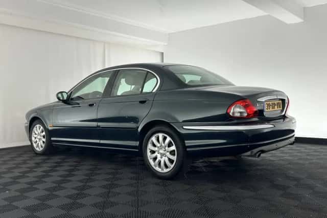 Jaguar X-Type (2001) thumbnail 4