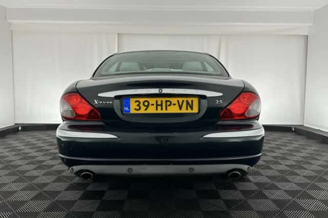 Jaguar X-Type (2001) thumbnail 5