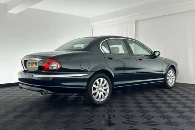 Jaguar X-Type (2001) thumbnail 6