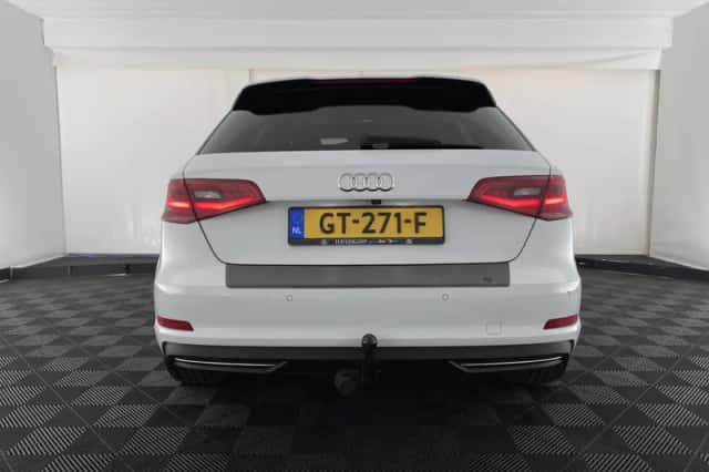 Audi A3 (2014) thumbnail 5