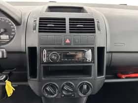 Volkswagen Polo (2007) thumbnail 13