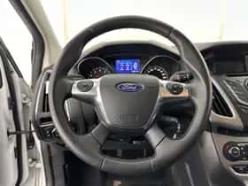 Ford Focus (2013) thumbnail 17